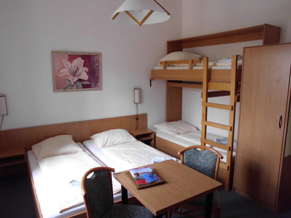 Burg Hohnstein Otel Oda fotoğraf